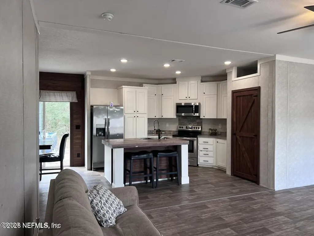 11466 Sr 51 Live Oak FL 32060