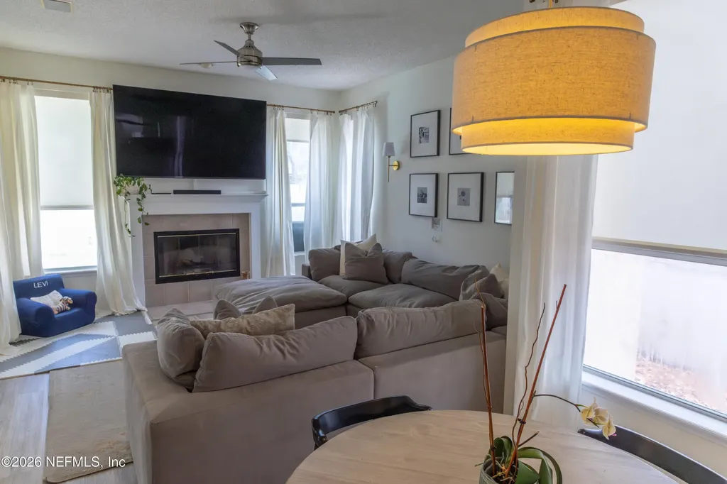 1909 Ibis Point Lane Jacksonville FL 32224