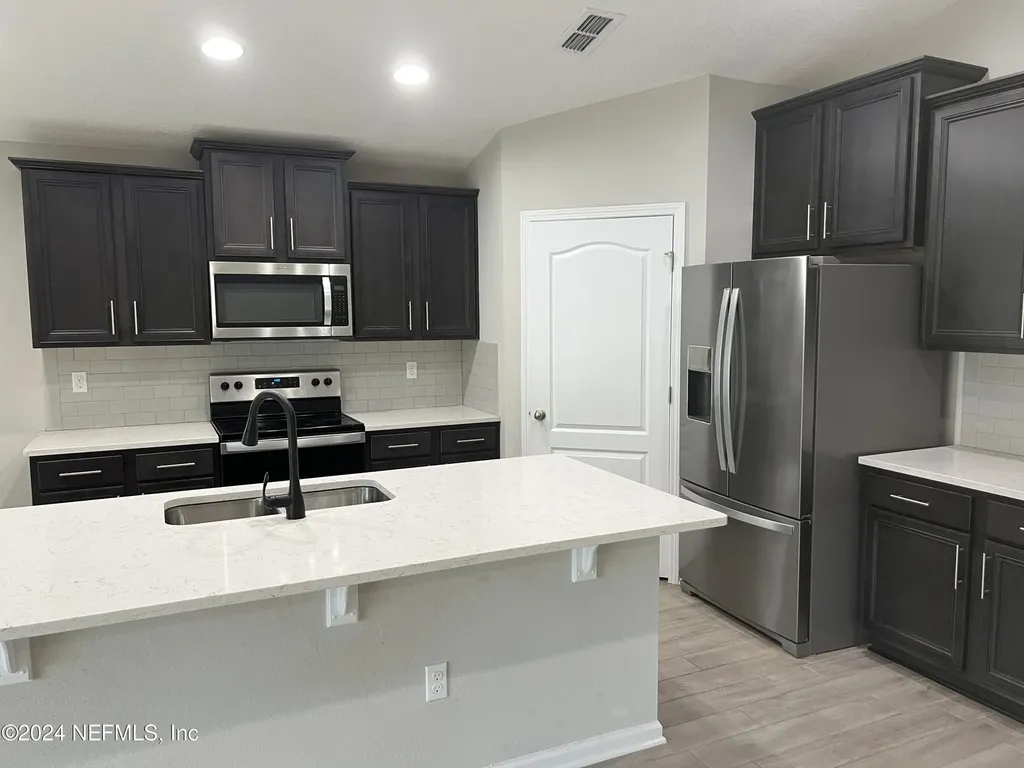 494 Northside Drive S Jacksonville FL 32218
