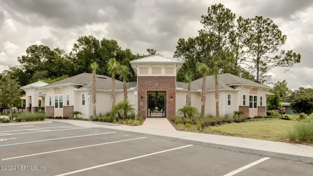 494 Northside Drive S Jacksonville FL 32218