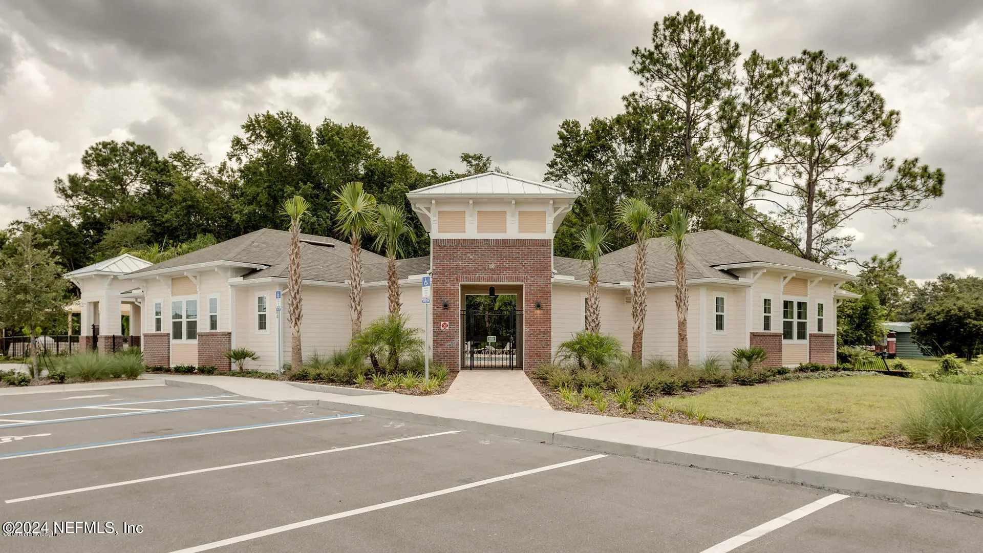 494 Northside Drive S Jacksonville FL 32218