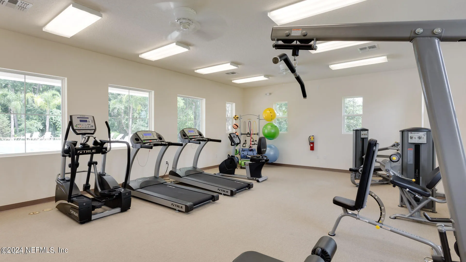 494 Northside Drive S Jacksonville FL 32218