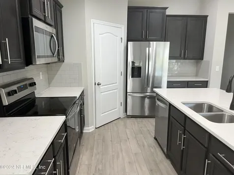494 Northside Drive S Jacksonville FL 32218
