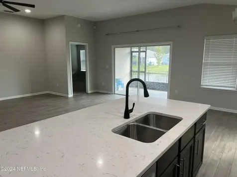 494 Northside Drive S Jacksonville FL 32218