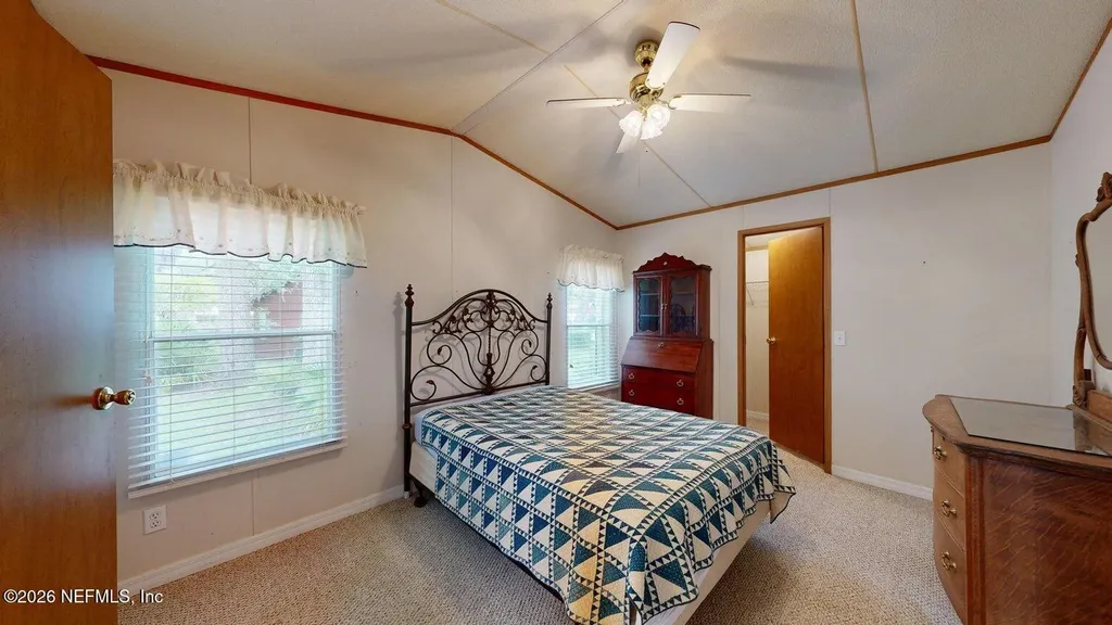 142 Waterside Avenue Satsuma FL 32189