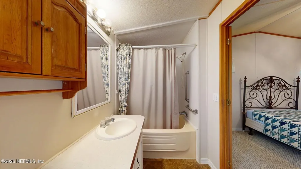142 Waterside Avenue Satsuma FL 32189