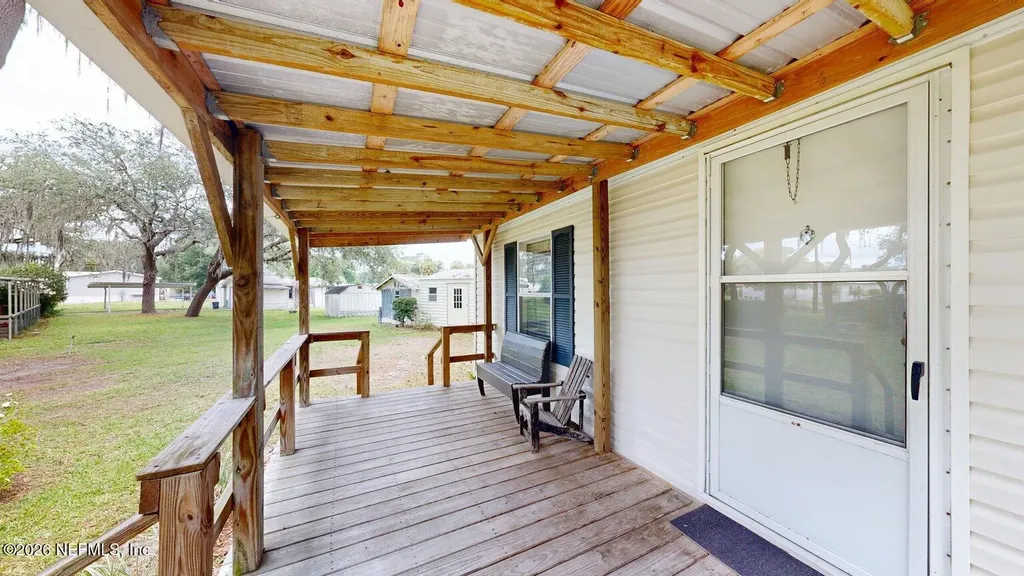 142 Waterside Avenue Satsuma FL 32189