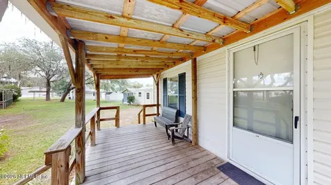 142 Waterside Avenue Satsuma FL 32189