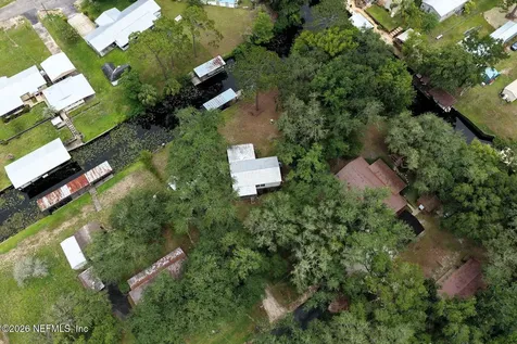 142 Waterside Avenue Satsuma FL 32189