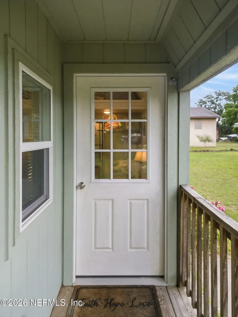 334 7th Way Interlachen FL 32148