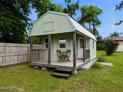 334 7th Way Interlachen FL 32148