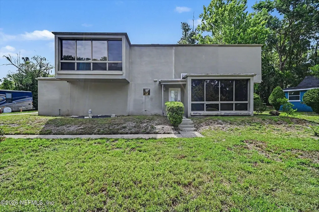 633 S Delaware Avenue Deland FL 32720