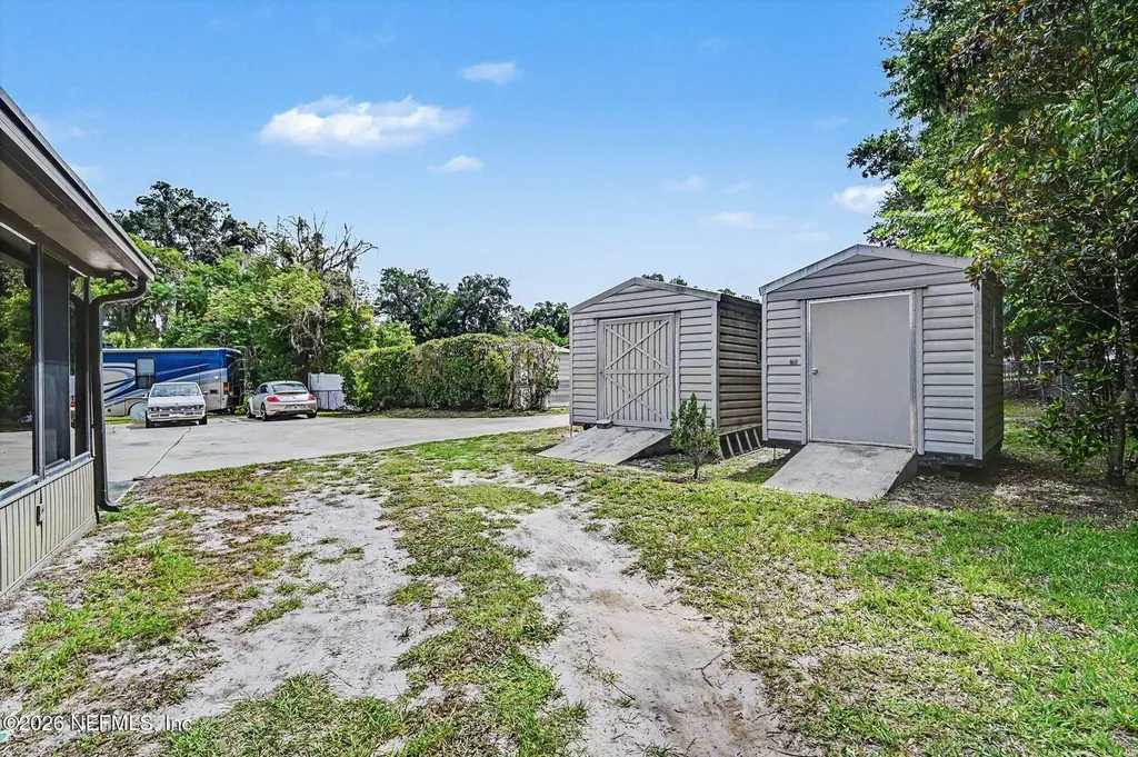 633 S Delaware Avenue Deland FL 32720