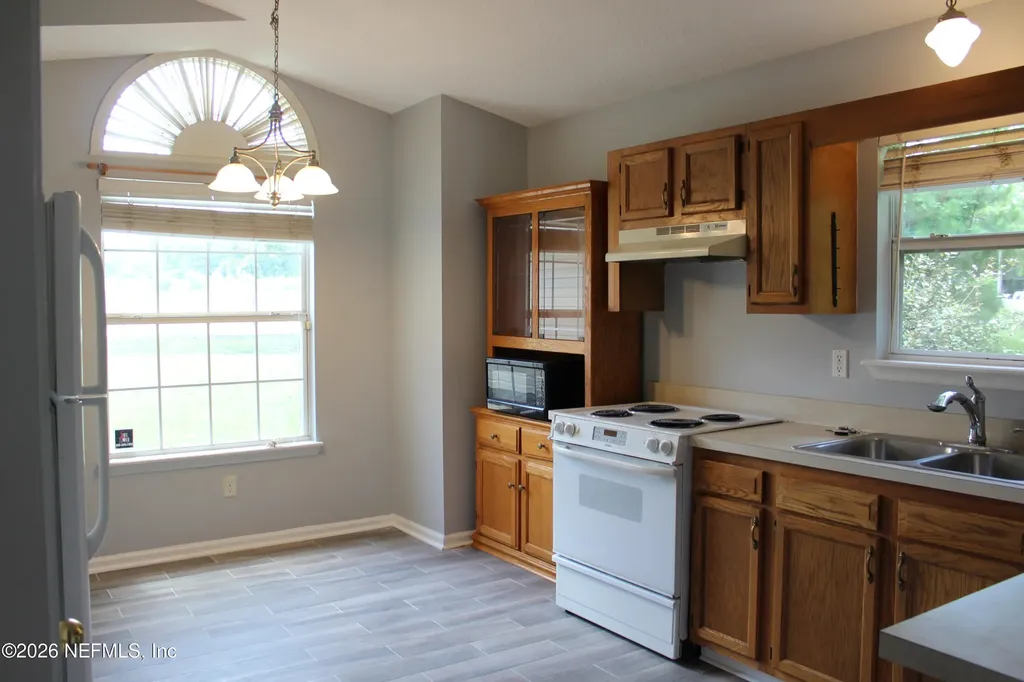 612 S Vermont Avenue Green Cove Springs FL 32043