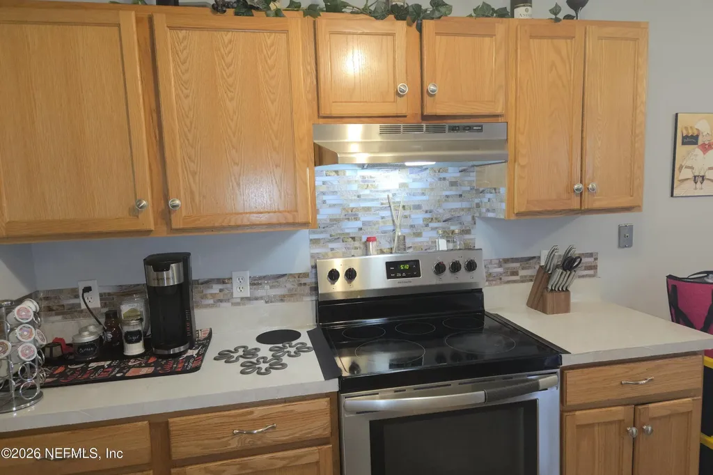 1663 E Jayhawk Lane E Jacksonville FL 32221