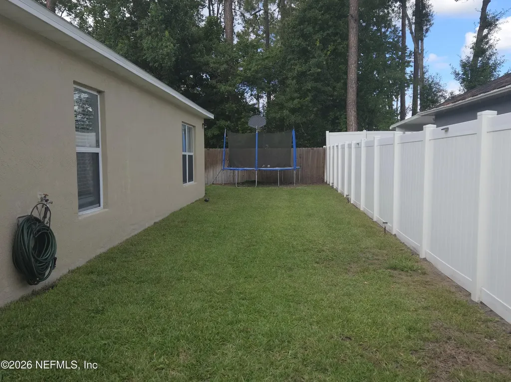 1663 E Jayhawk Lane E Jacksonville FL 32221