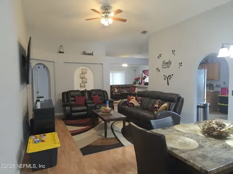 1663 E Jayhawk Lane E Jacksonville FL 32221