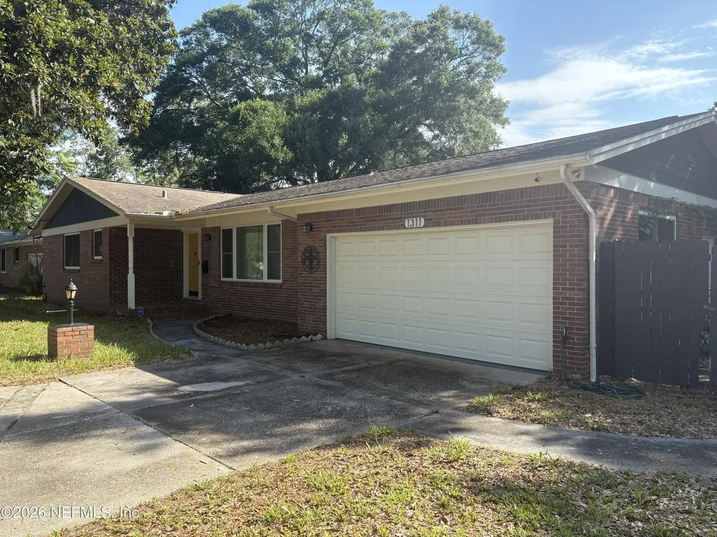 1311 Granvdiew Drive Jacksonville FL 32211