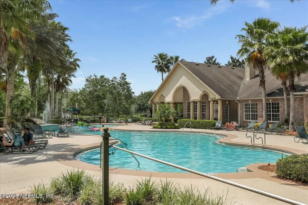 7800 Point Meadows Drive Jacksonville FL 32256