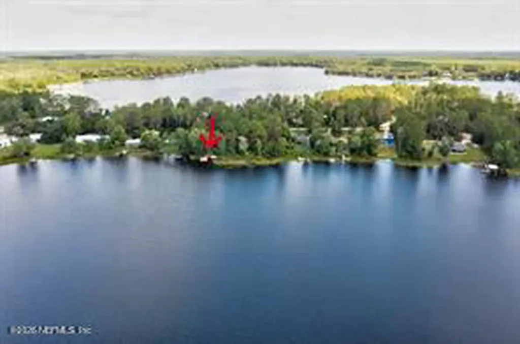 303 Riley Lake Drive Hawthorne FL 32640