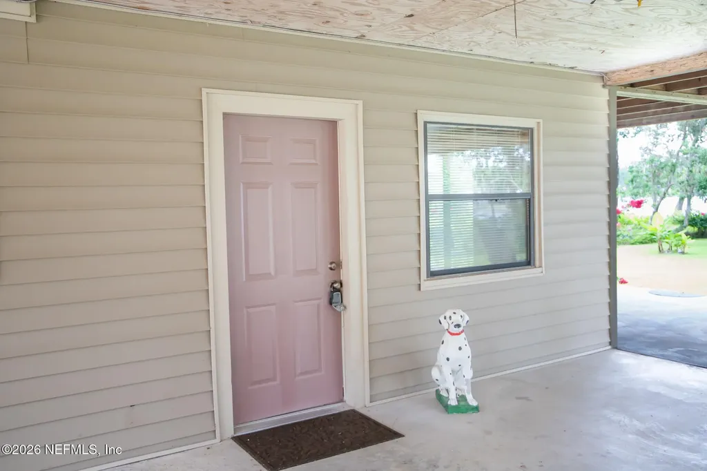 303 Riley Lake Drive Hawthorne FL 32640