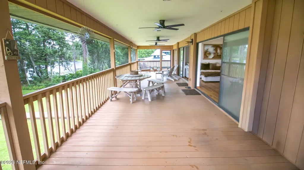 303 Riley Lake Drive Hawthorne FL 32640