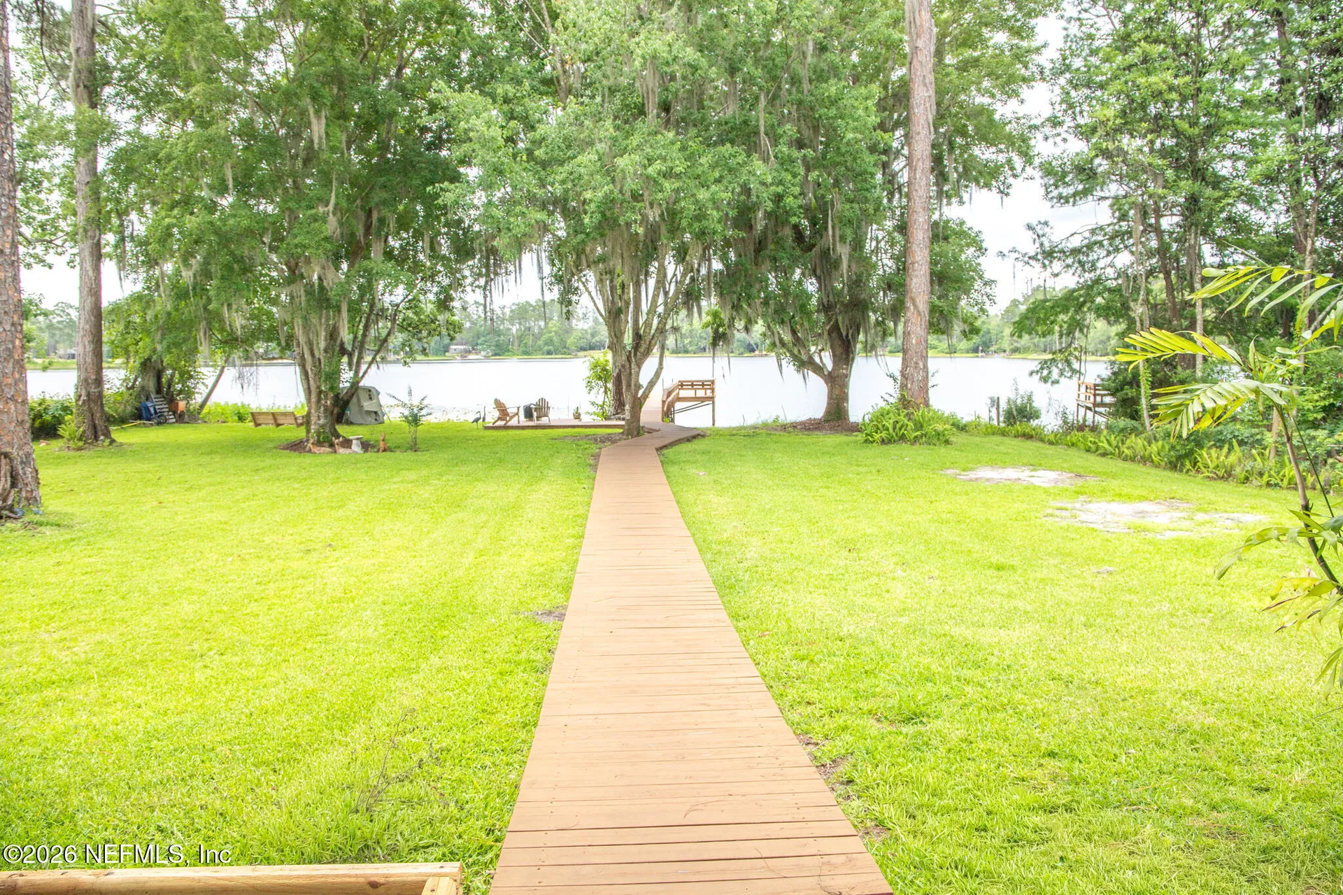 303 Riley Lake Drive Hawthorne FL 32640