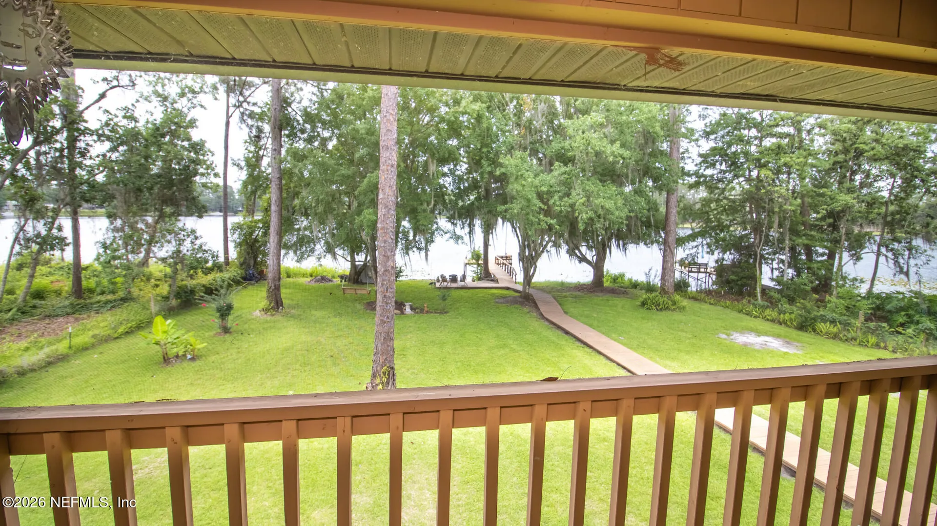 303 Riley Lake Drive Hawthorne FL 32640