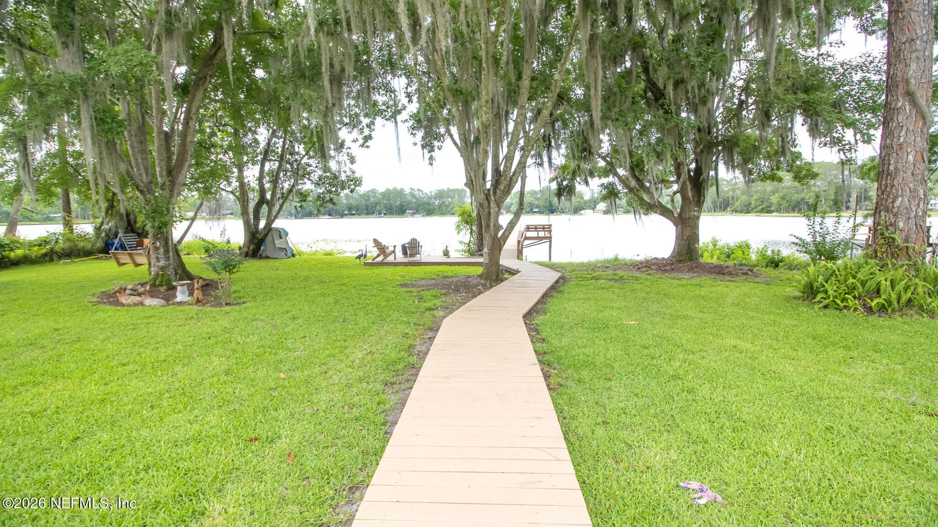 303 Riley Lake Drive Hawthorne FL 32640