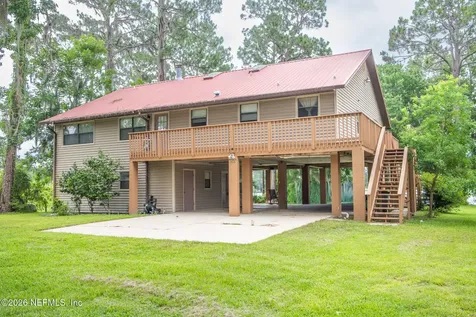 303 Riley Lake Drive Hawthorne FL 32640