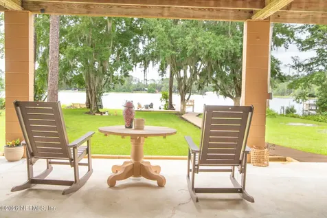 303 Riley Lake Drive Hawthorne FL 32640