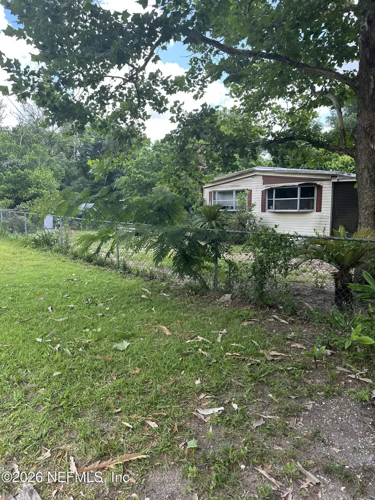 608 Kitty Avenue Interlachen FL 32148