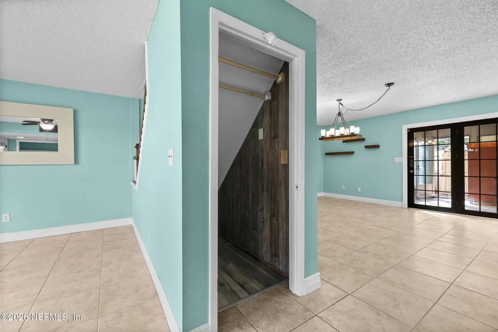 8203 Sutton Place N Jacksonville FL 32217