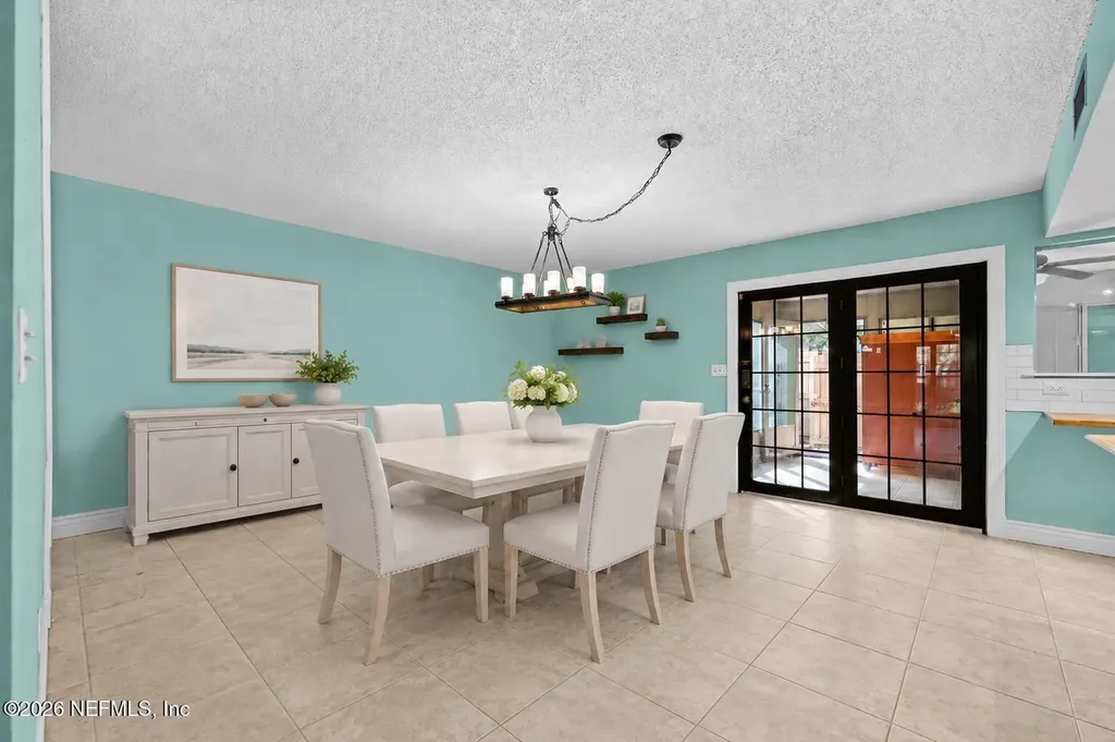 8203 Sutton Place N Jacksonville FL 32217