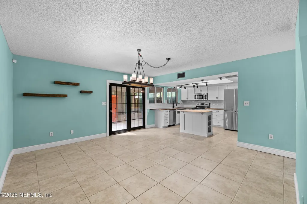 8203 Sutton Place N Jacksonville FL 32217