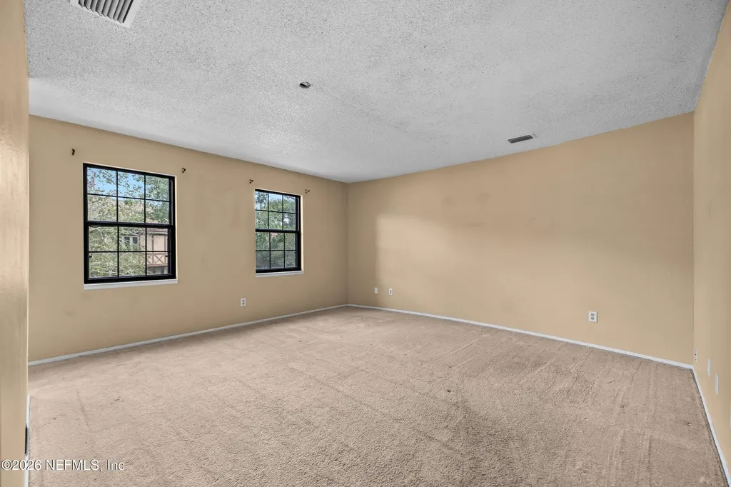 8203 Sutton Place N Jacksonville FL 32217