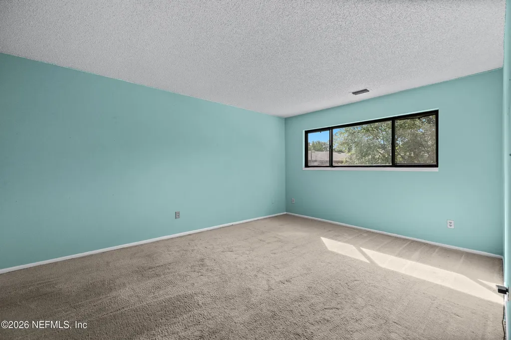 8203 Sutton Place N Jacksonville FL 32217