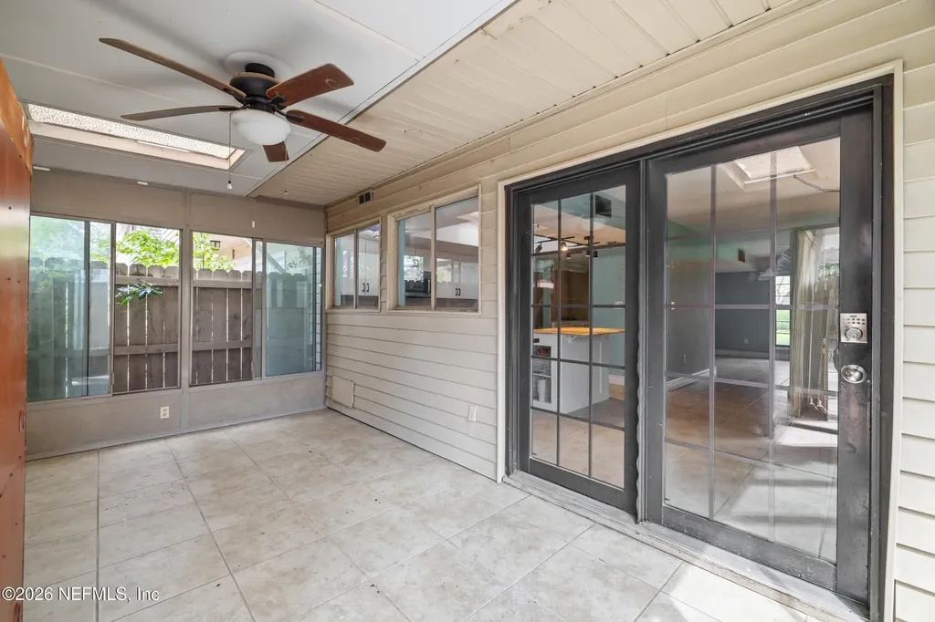 8203 Sutton Place N Jacksonville FL 32217