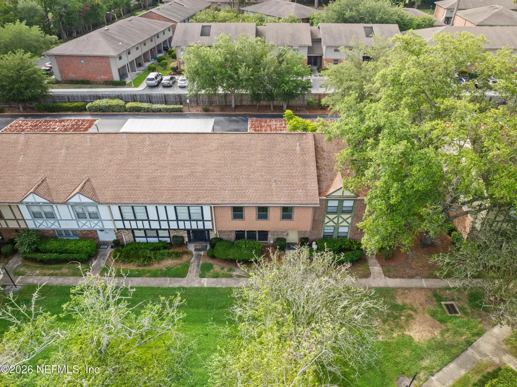 8203 Sutton Place N Jacksonville FL 32217