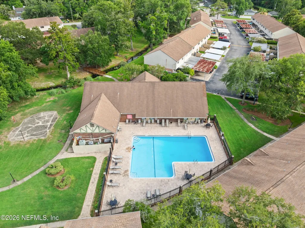 8203 Sutton Place N Jacksonville FL 32217