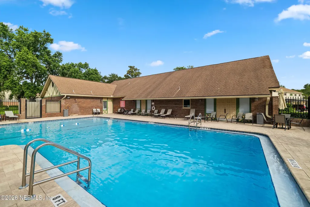 8203 Sutton Place N Jacksonville FL 32217