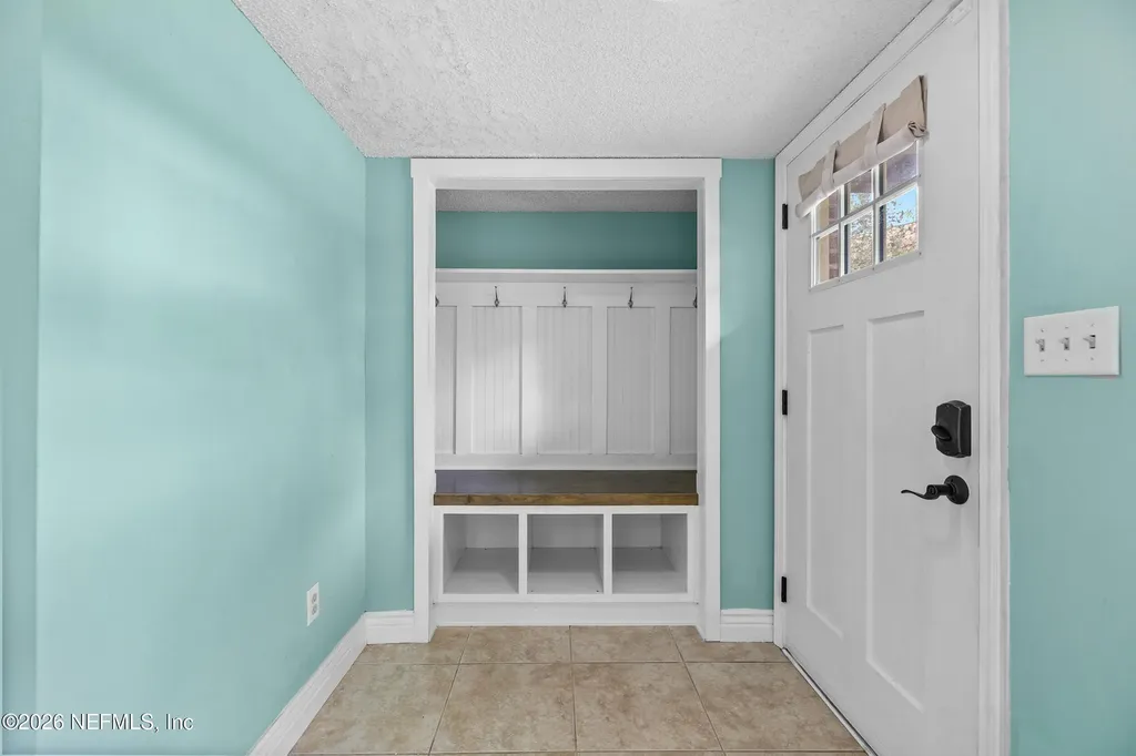 8203 Sutton Place N Jacksonville FL 32217