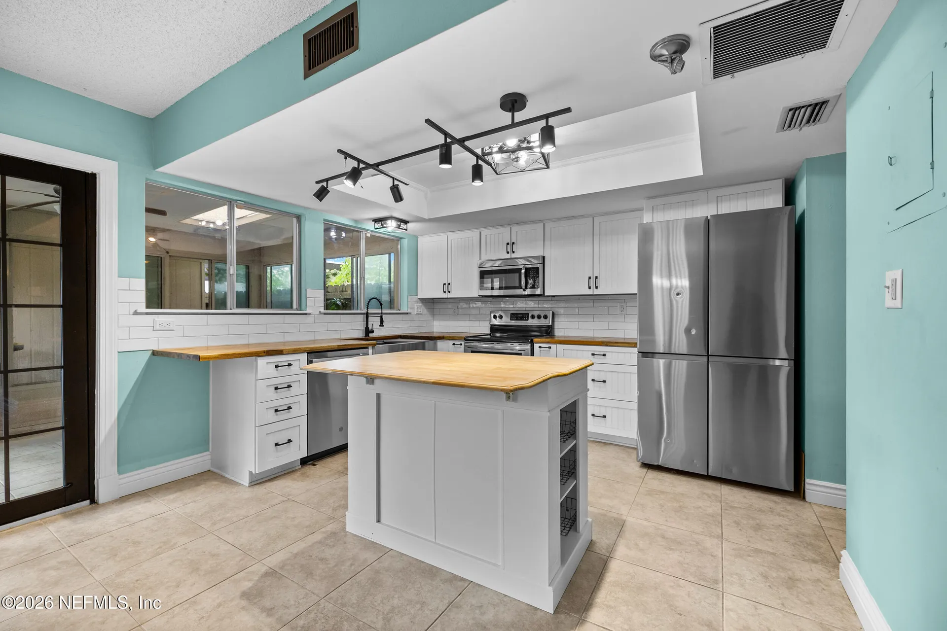 8203 Sutton Place N Jacksonville FL 32217
