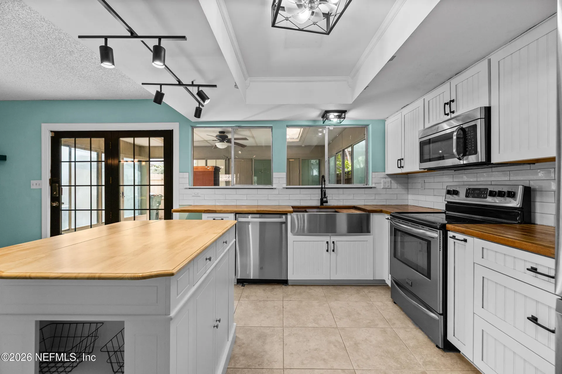 8203 Sutton Place N Jacksonville FL 32217