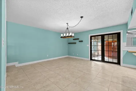 8203 Sutton Place N Jacksonville FL 32217