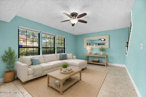 8203 Sutton Place N Jacksonville FL 32217