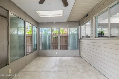 8203 Sutton Place N Jacksonville FL 32217