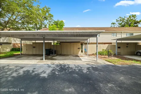 8203 Sutton Place N Jacksonville FL 32217