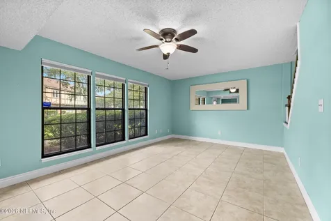 8203 Sutton Place N Jacksonville FL 32217