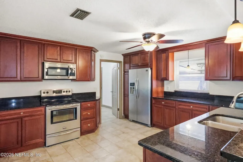 1089 Grove Cove Jacksonville FL 32221